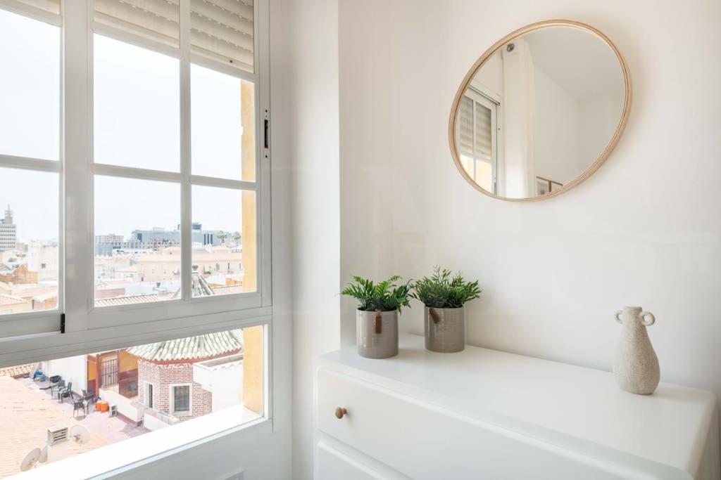 Sunlit & Fresh Apartment - Center By Rems Málaga Eksteriør billede