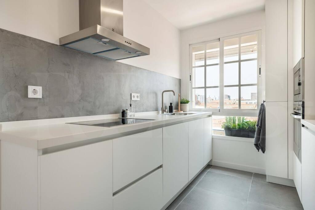 Sunlit & Fresh Apartment - Center By Rems Málaga Eksteriør billede
