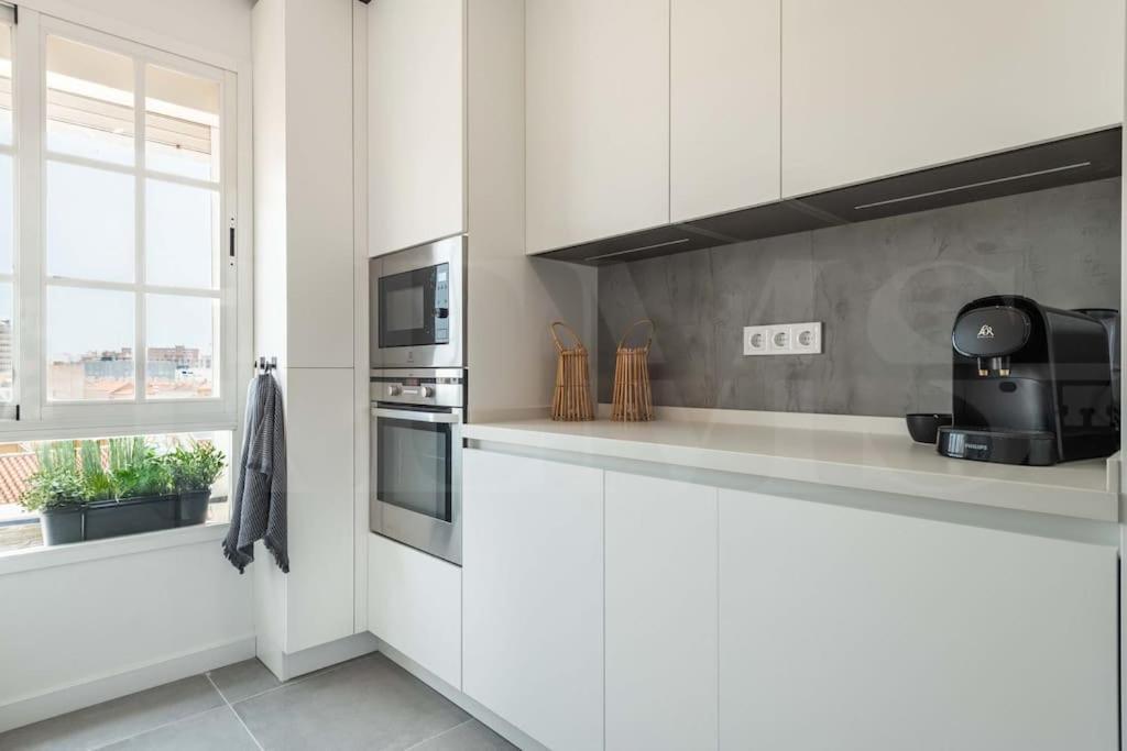 Sunlit & Fresh Apartment - Center By Rems Málaga Eksteriør billede